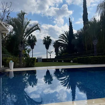 Serenity Mediterranean Villa *