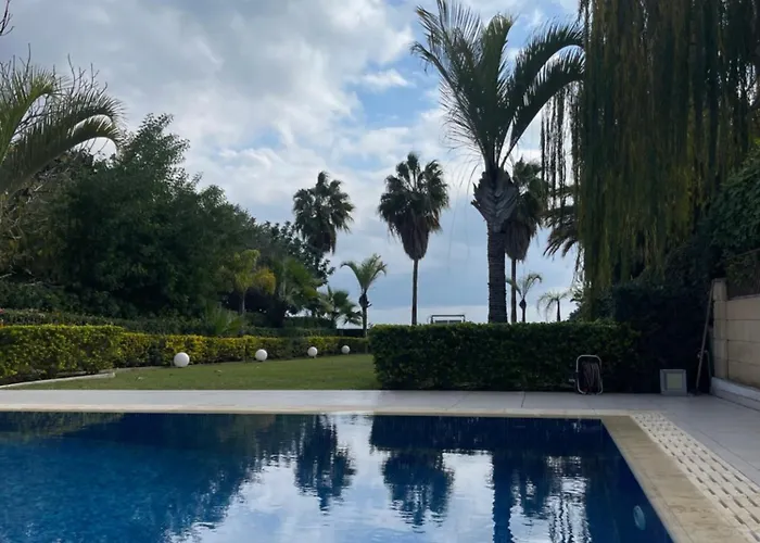 Serenity Mediterranean Villa *