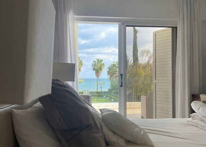 Serenity Mediterranean Villa *